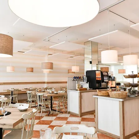 Granada 3* יזולו