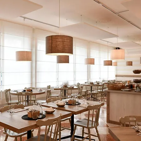 Granada מלון יזולו